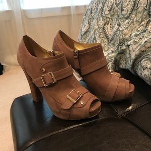 Elaine Turner Peep Toe Leather Heels